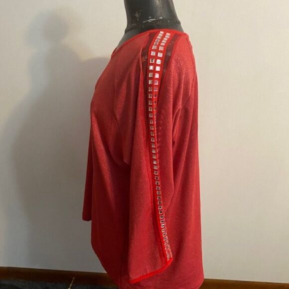 C.D. Daniels Red embellished sleeves (studs & mesh) top, size 1X - Picture 3 of 4